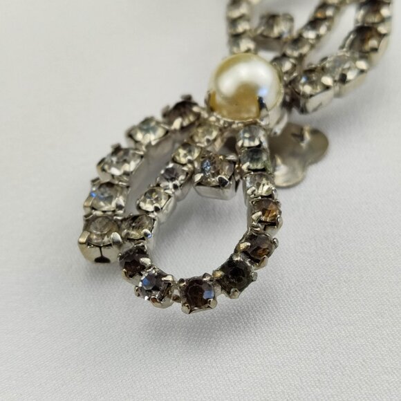 1940's Clear Rhinestone Bow Tie Shoe Clips with a Pearl Bead Center - Picture 2 of 6